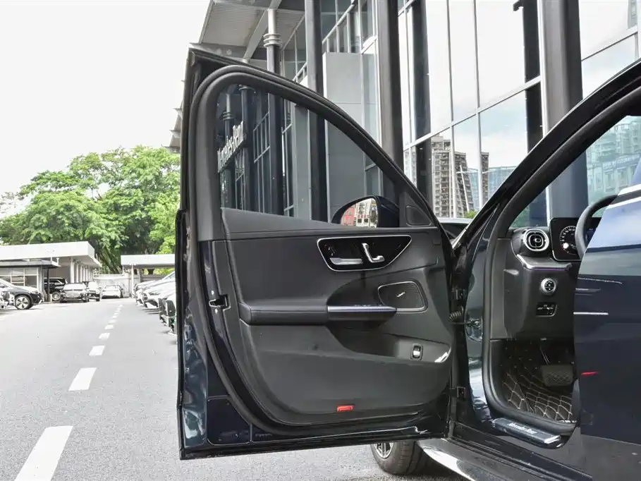 Mercedes-Benz C-Class — миниатюра 9