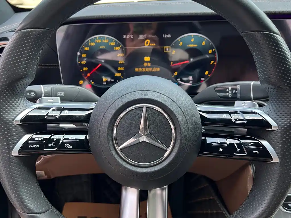 Mercedes-Benz E-Class — миниатюра 10