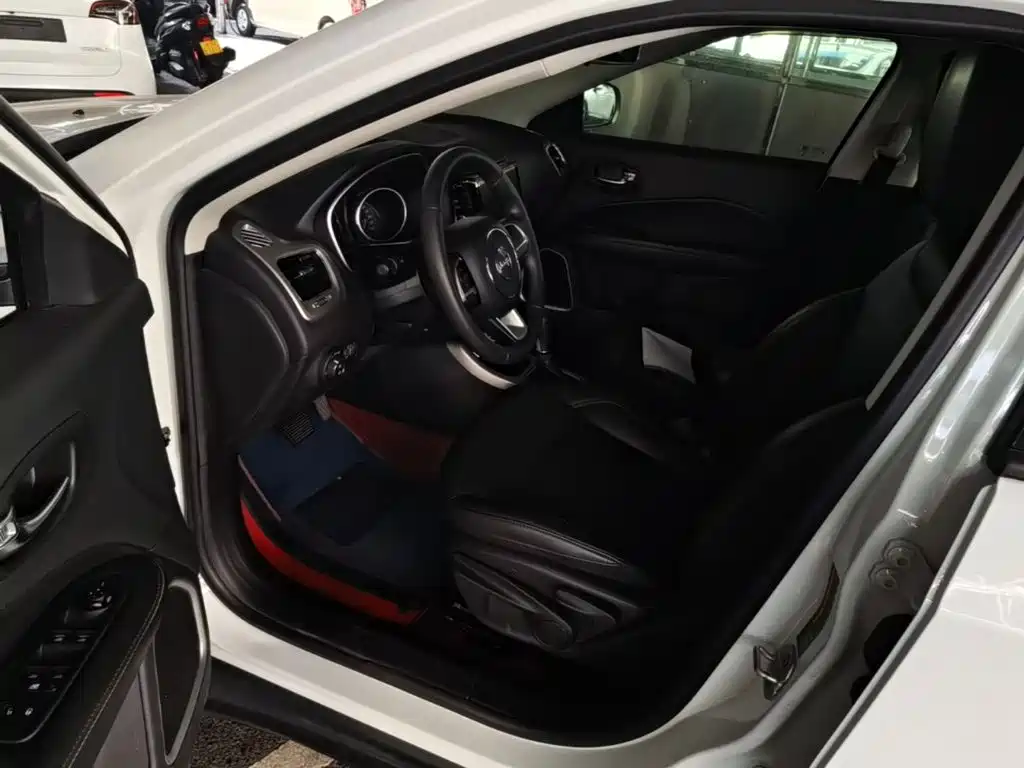 Jeep Compass — миниатюра 15