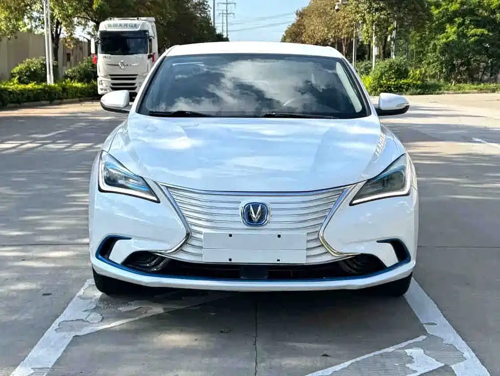 Changan Eado New Energy — миниатюра 2