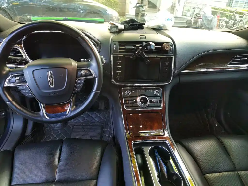 Lincoln Continental — миниатюра 13