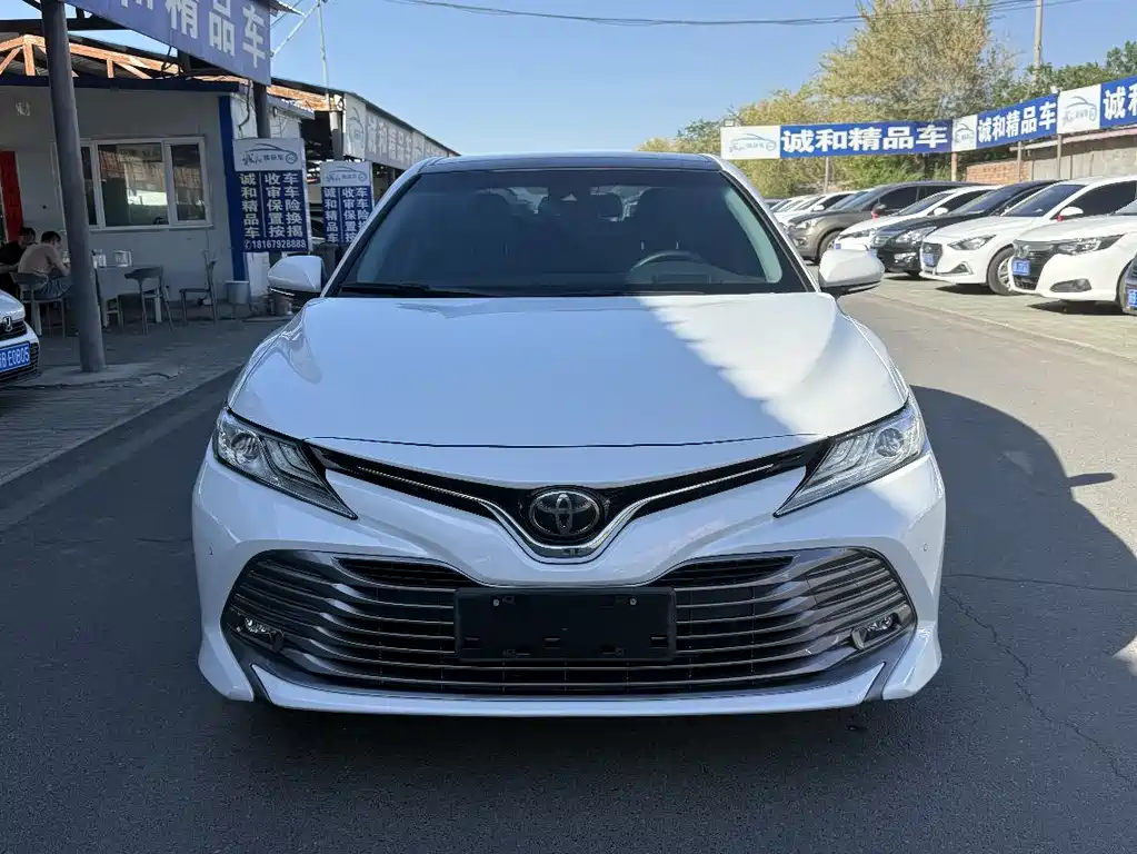 Toyota Camry 2.5G Luxury Edition, фото 2