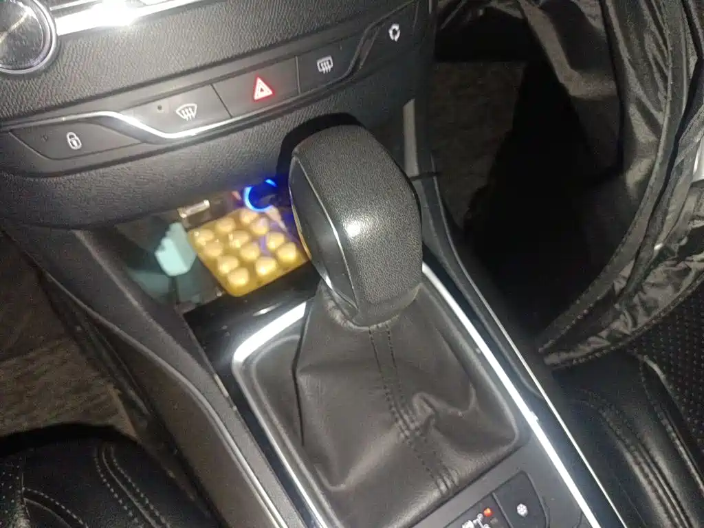 Peugeot 408 — миниатюра 7