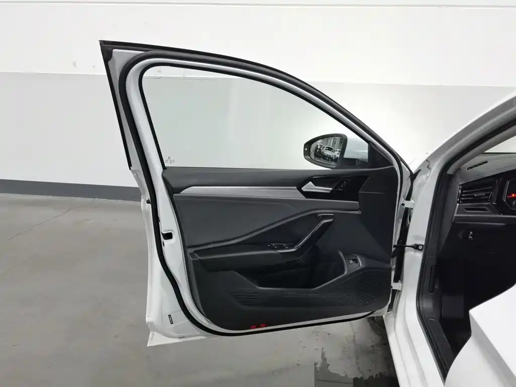 Volkswagen Sagitar — миниатюра 8