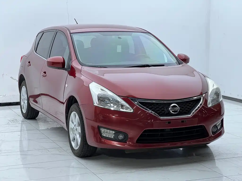 Nissan Tiida — миниатюра 3
