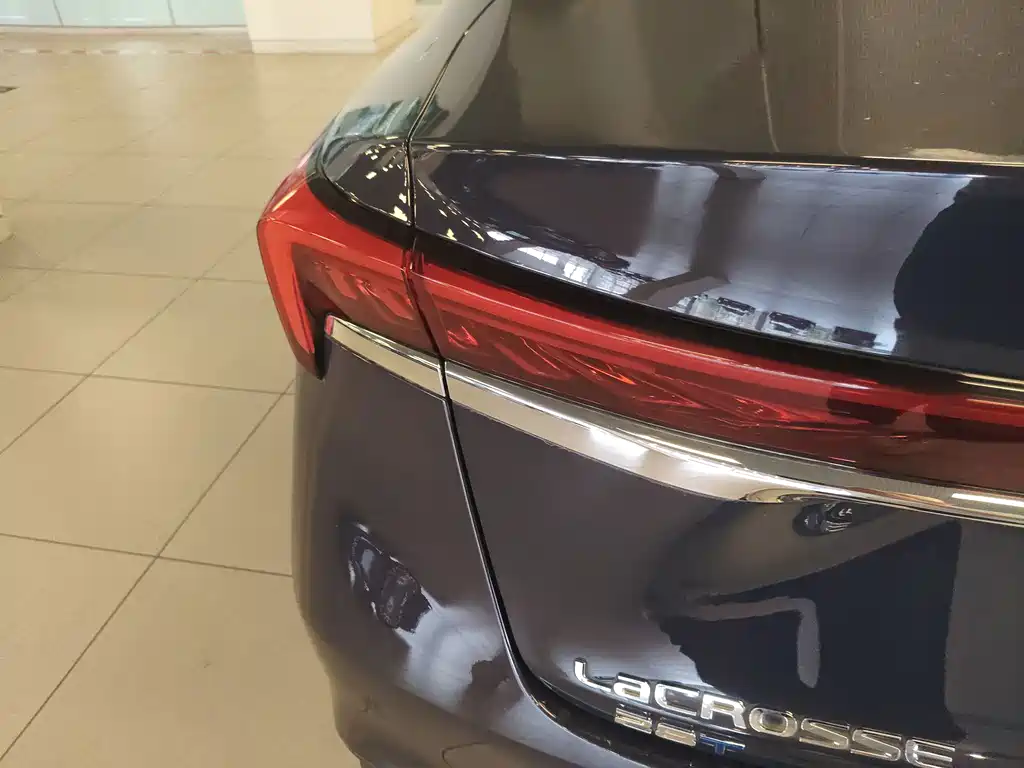 Buick LaCrosse — миниатюра 30