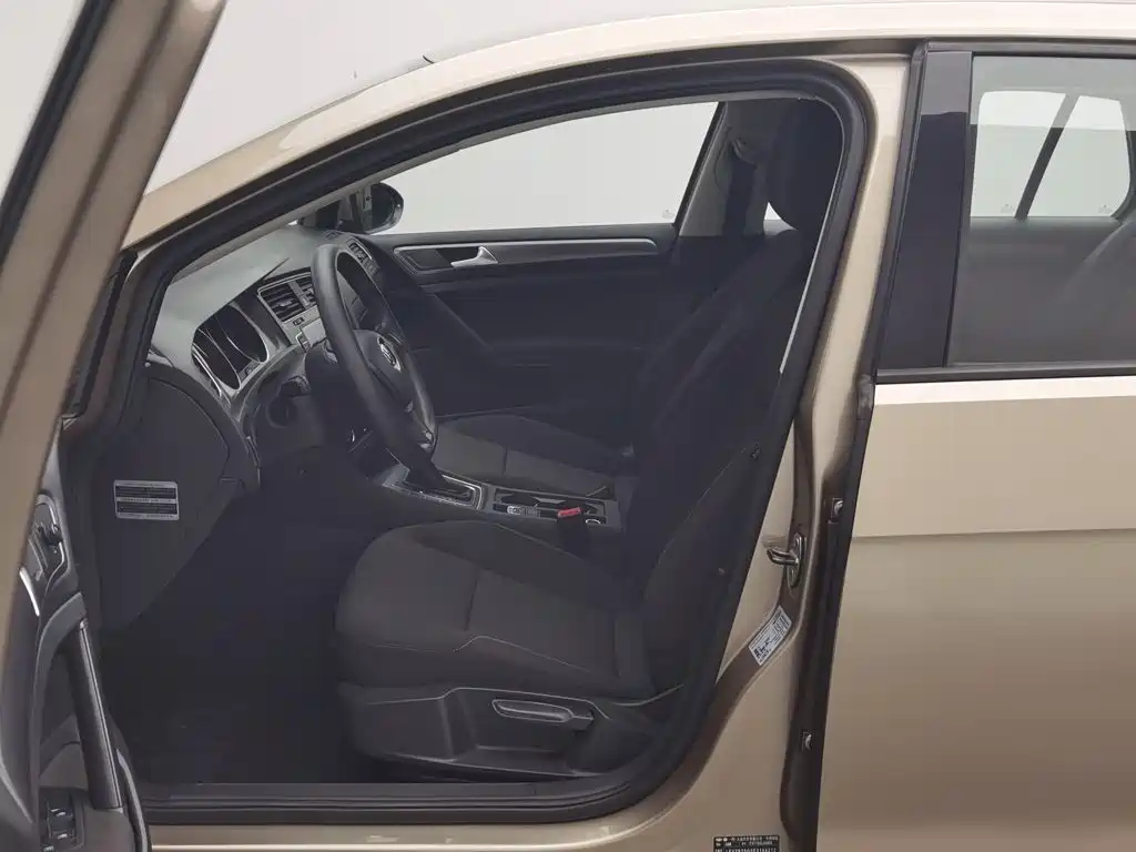 Volkswagen Golf — миниатюра 10