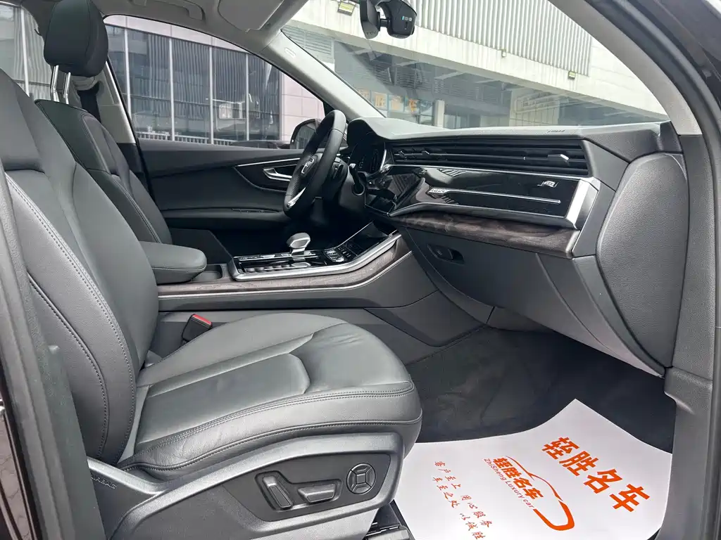 Audi Q7 — миниатюра 12