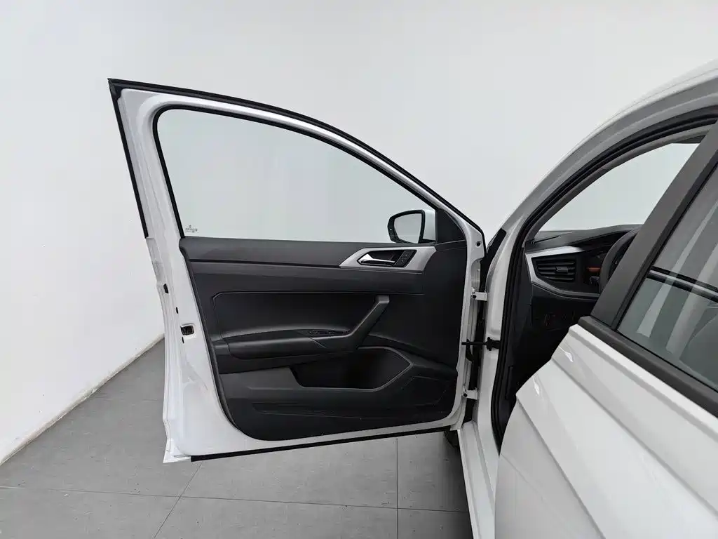 Volkswagen Polo — миниатюра 8