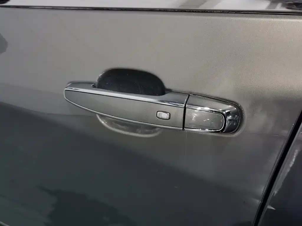 Chevrolet Equinox — миниатюра 18