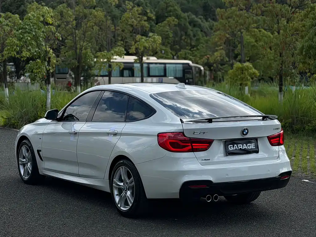 BMW 3 Series GT 3 GT 2017 330i xDrive M Sport