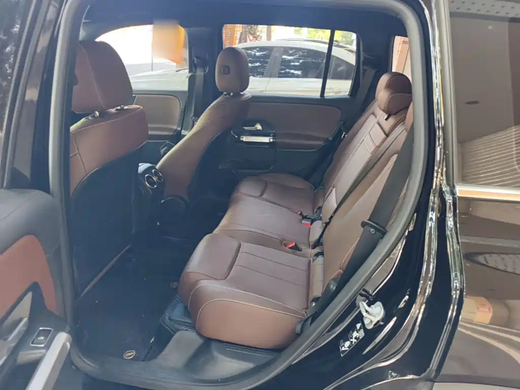 Mercedes-Benz GLB — миниатюра 17