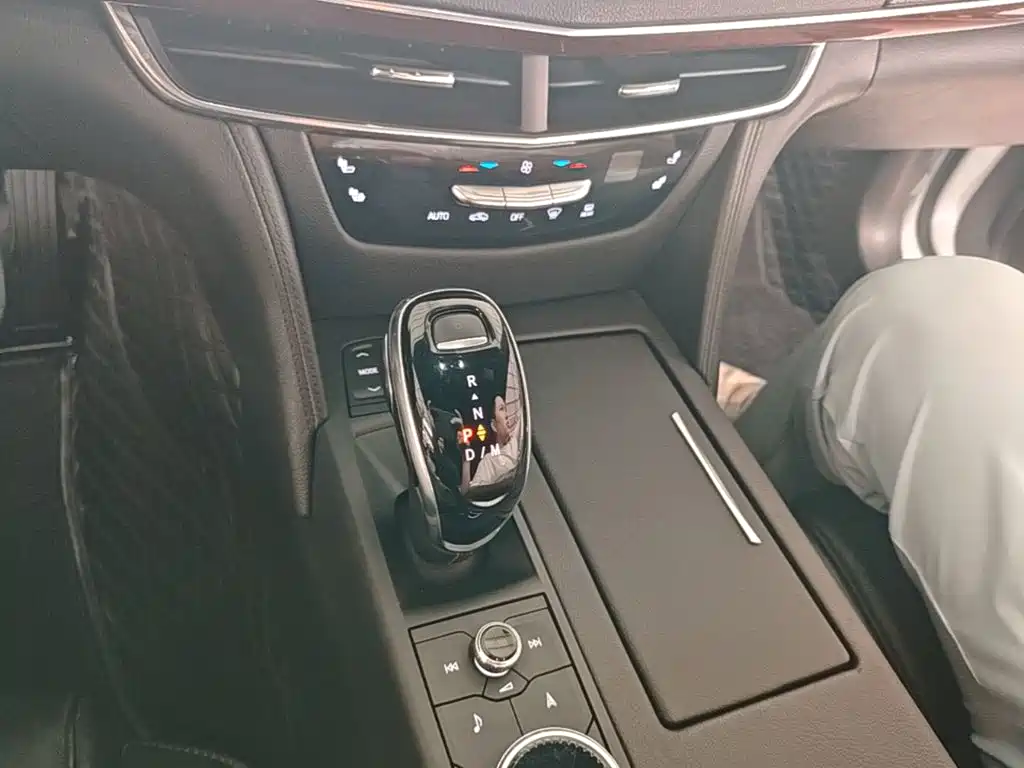 Cadillac CT6 — миниатюра 14