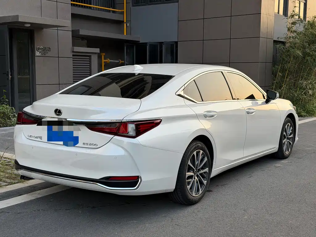 Lexus ES — миниатюра 4