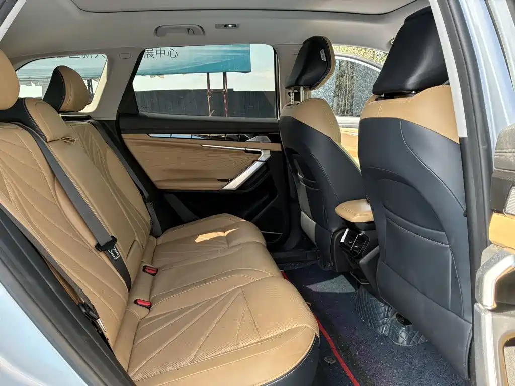 Geely Boyue L — миниатюра 17