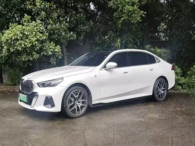 2024 BMW i5