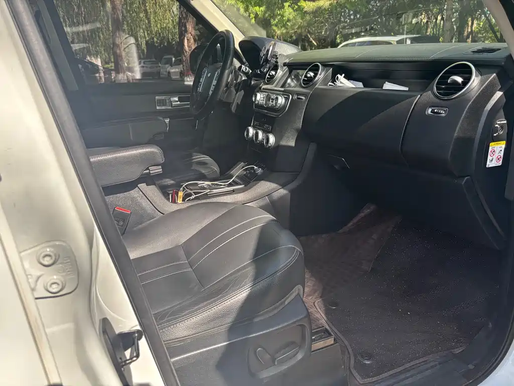 Land Rover Discovery — миниатюра 4