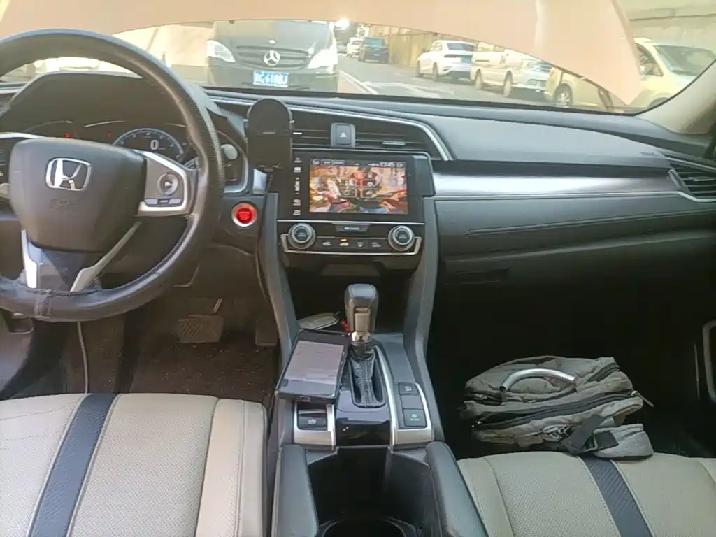Honda Civic — миниатюра 13