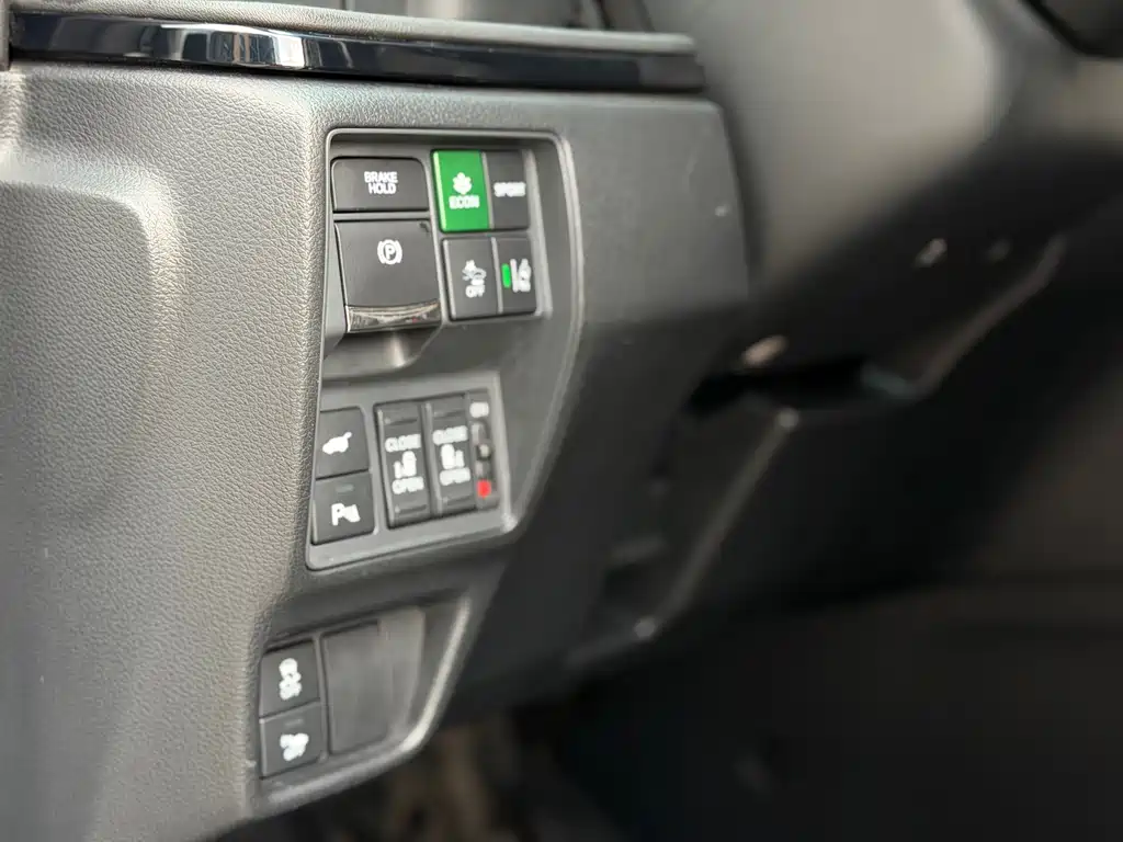Honda Elysion — миниатюра 7