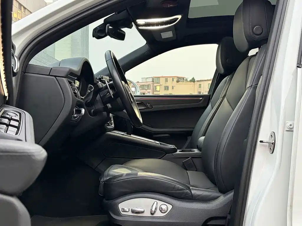 Porsche Macan — миниатюра 11