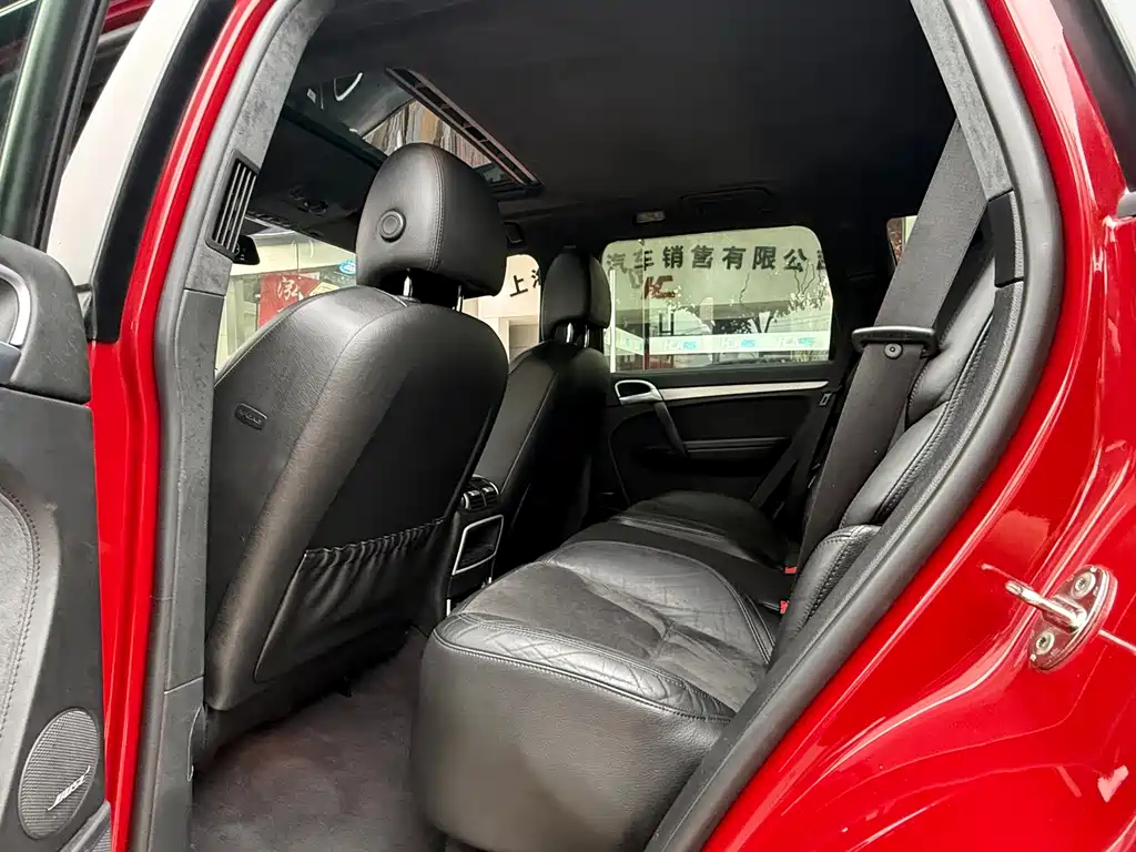 Porsche Cayenne — миниатюра 8