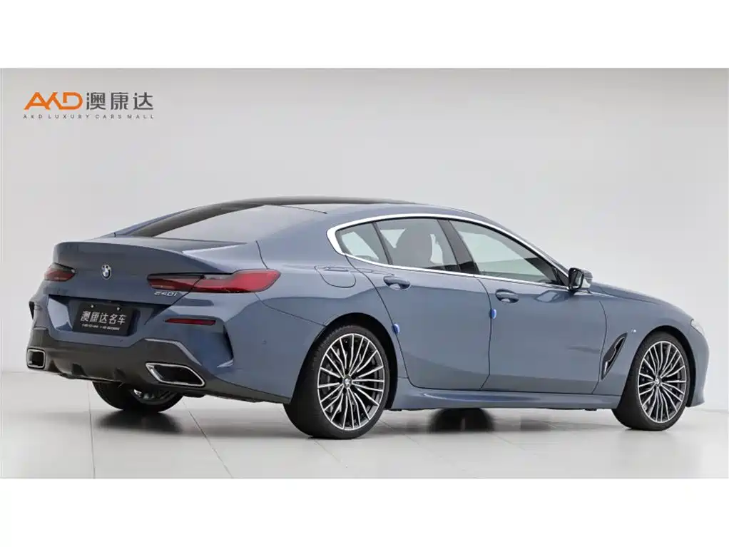 BMW 8 Series — миниатюра 3