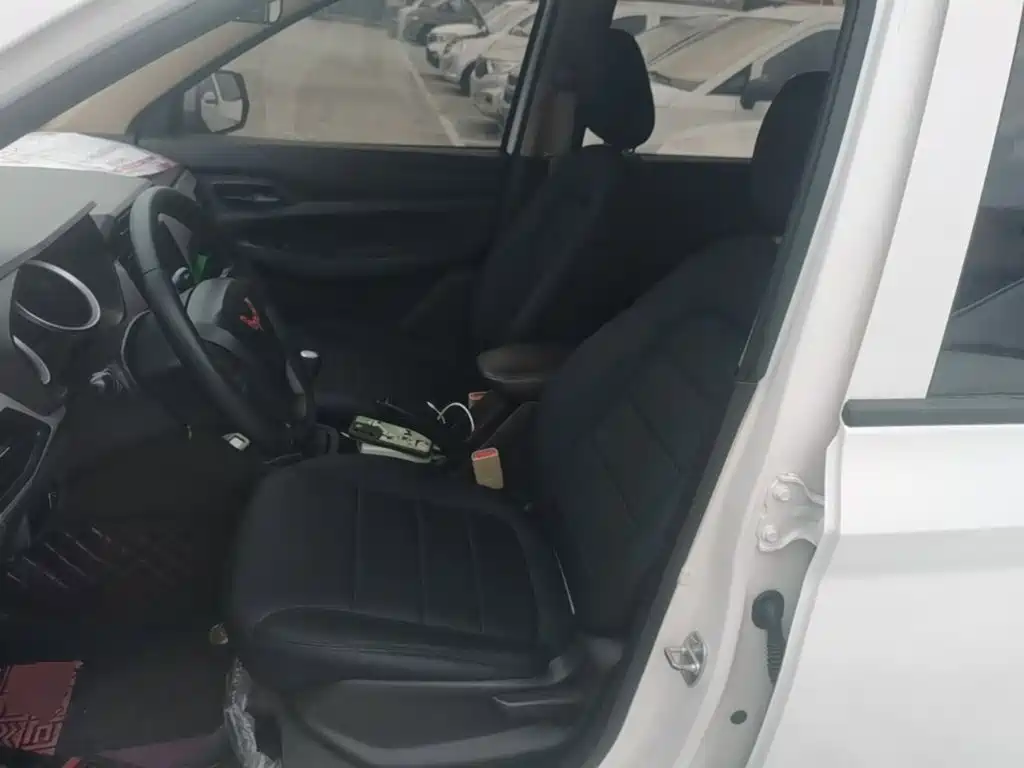 Wuling Hongguang — миниатюра 15
