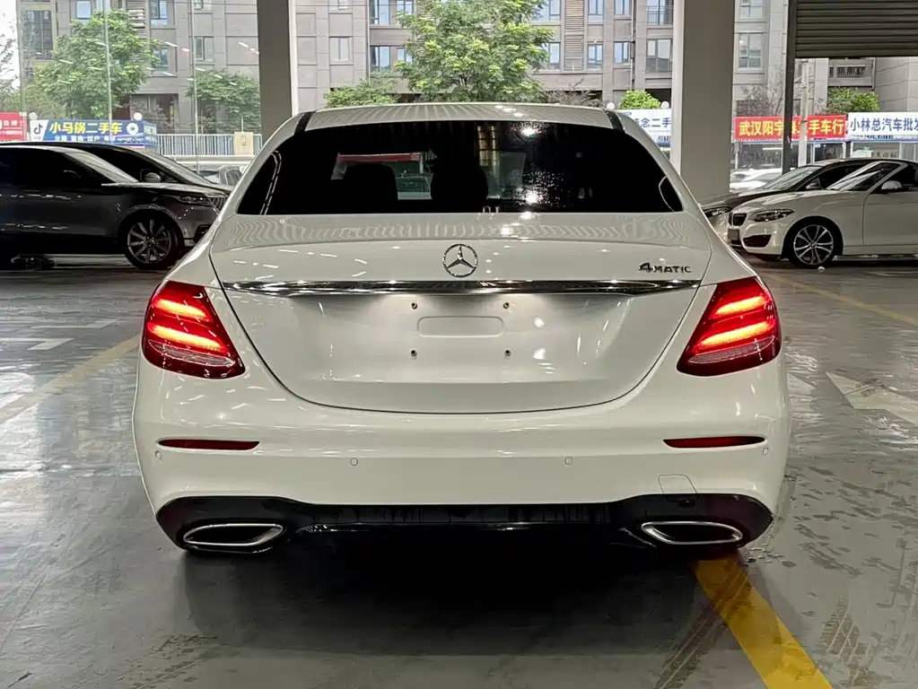 Mercedes-Benz E-Class — миниатюра 3