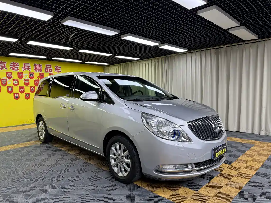 Buick GL8 — миниатюра 3