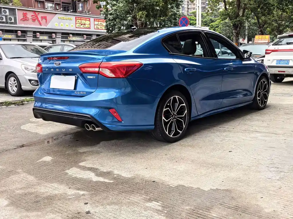Ford Focus — миниатюра 4