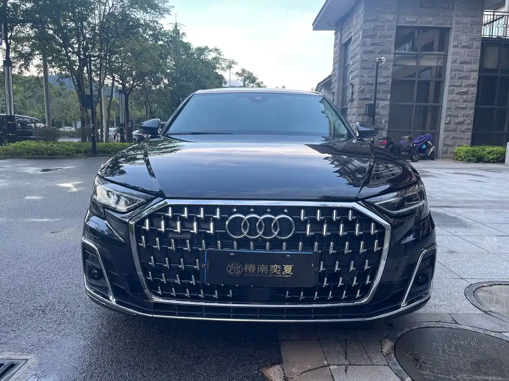 AUDI  A8