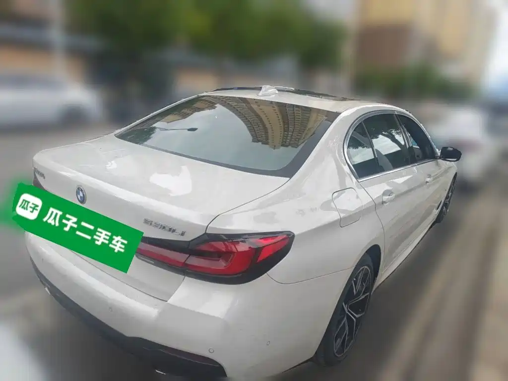 BMW 5 Series — миниатюра 5