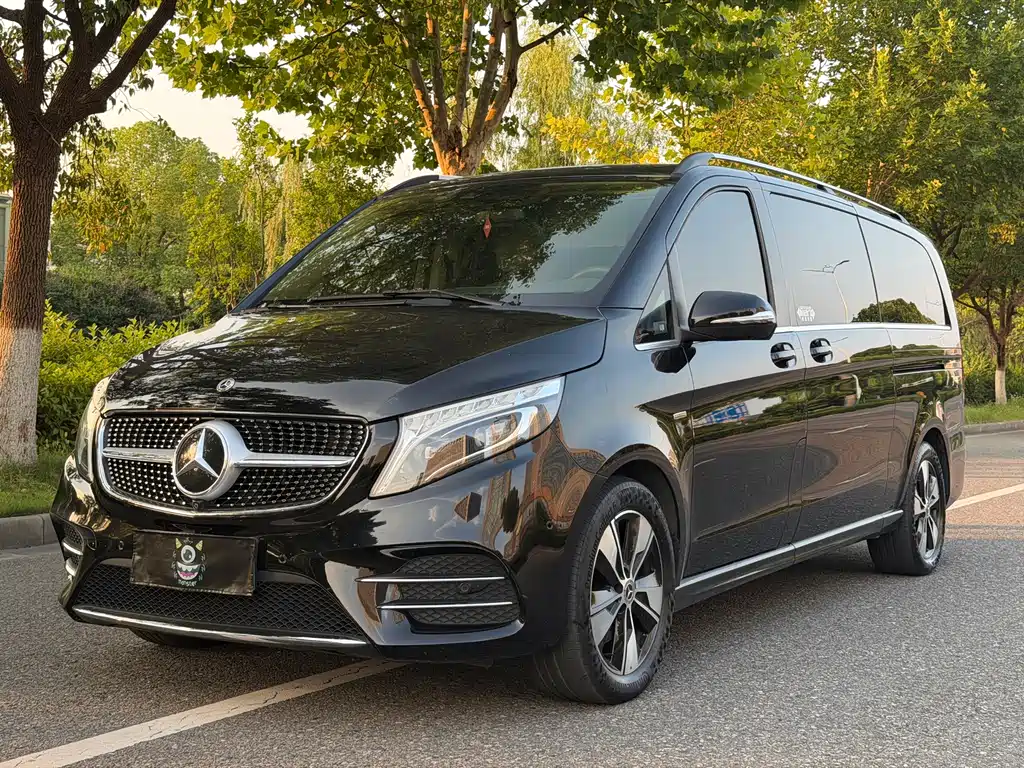 2021 Mercedes-Benz V-klasse - zdjęcie 1 z 17