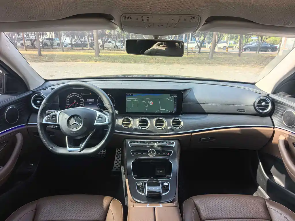 Mercedes-Benz E-Class — миниатюра 9