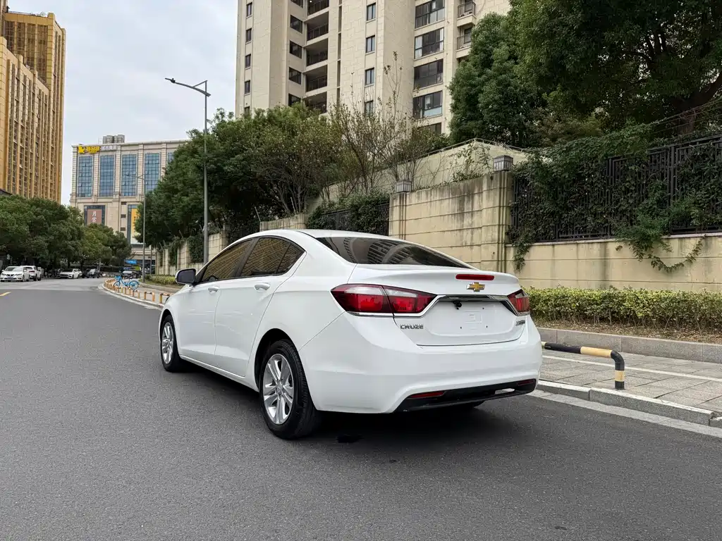 Chevrolet Cruze — миниатюра 5