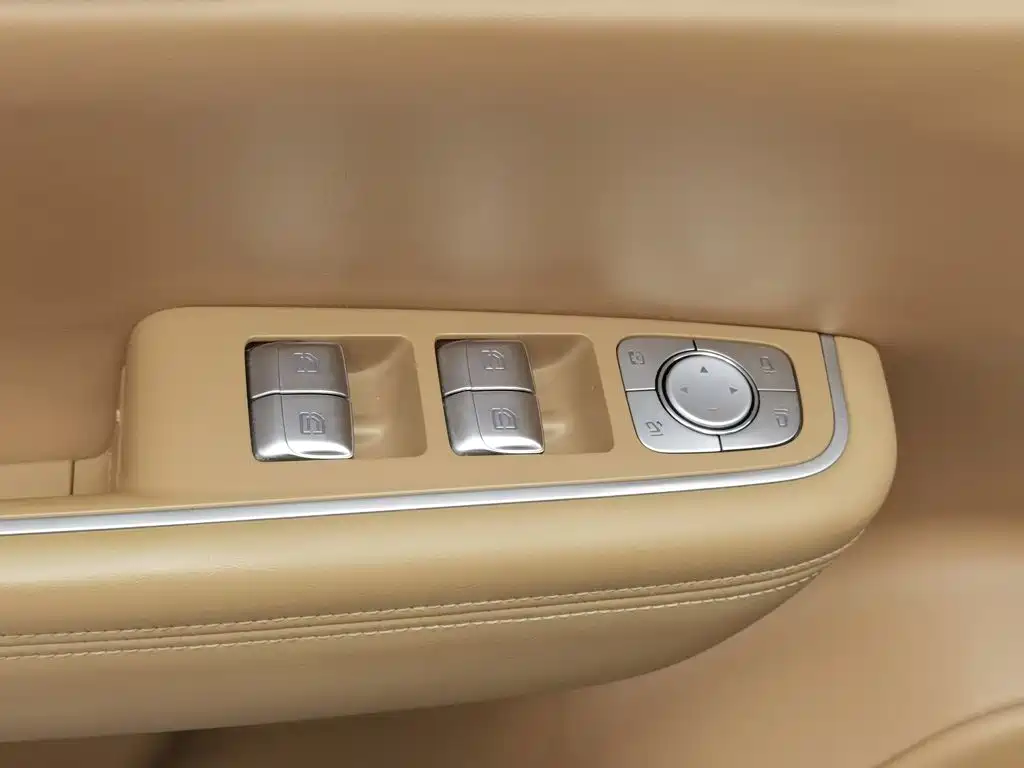 Li Auto Li ONE — миниатюра 9