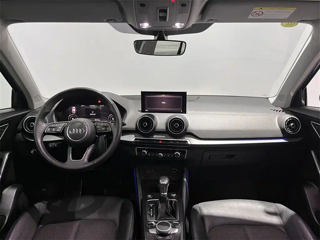Audi Q2L e-tron — миниатюра 6