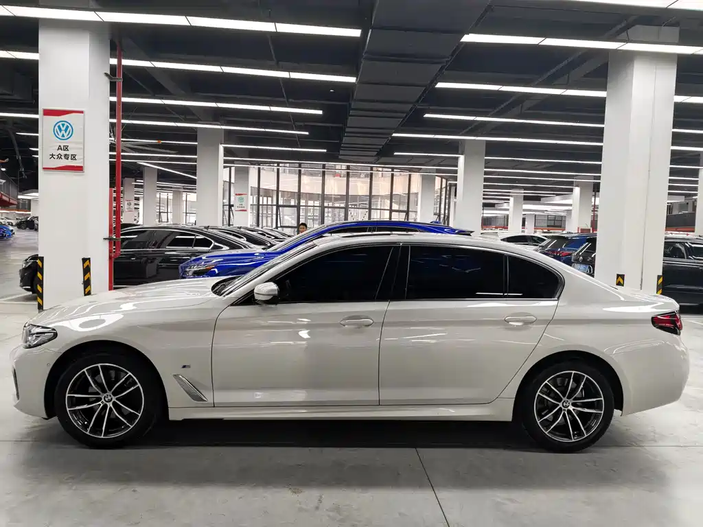 BMW 5 Series — миниатюра 16
