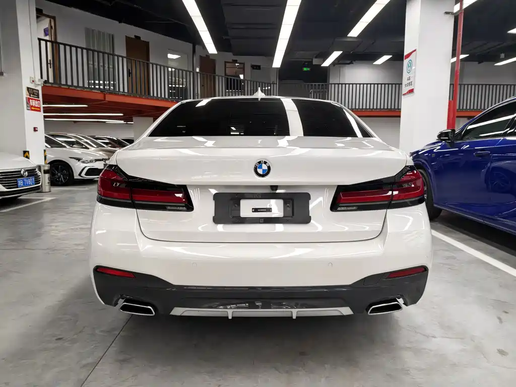 BMW 5 Series — миниатюра 18