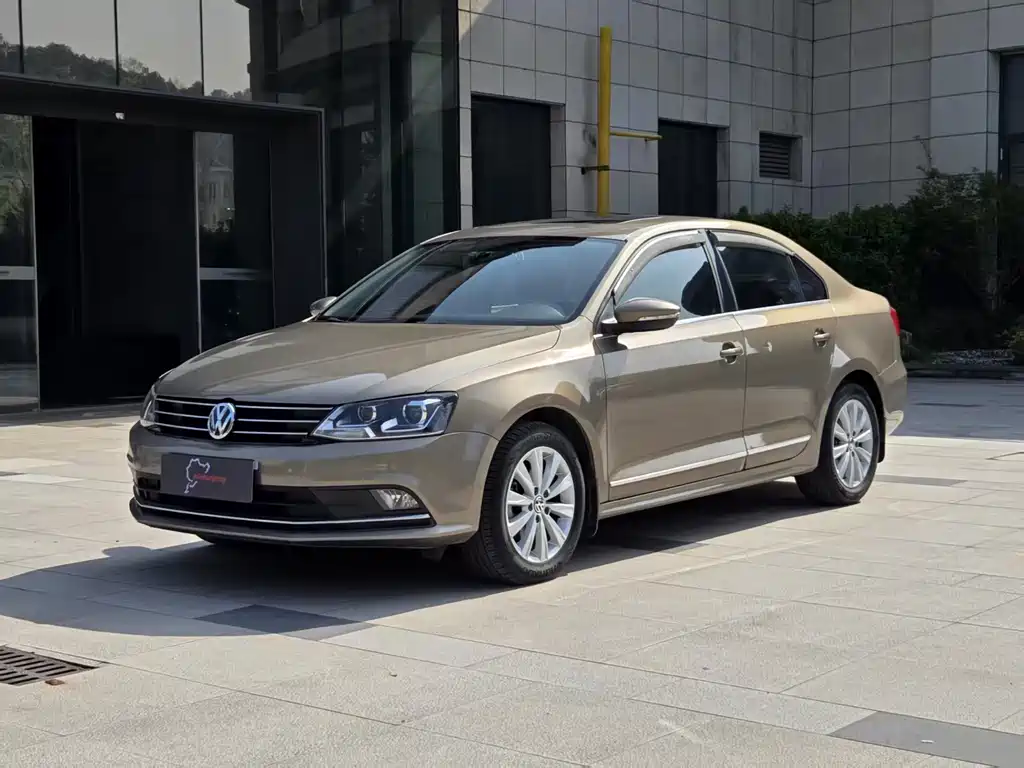 Volkswagen Sagitar 2016
