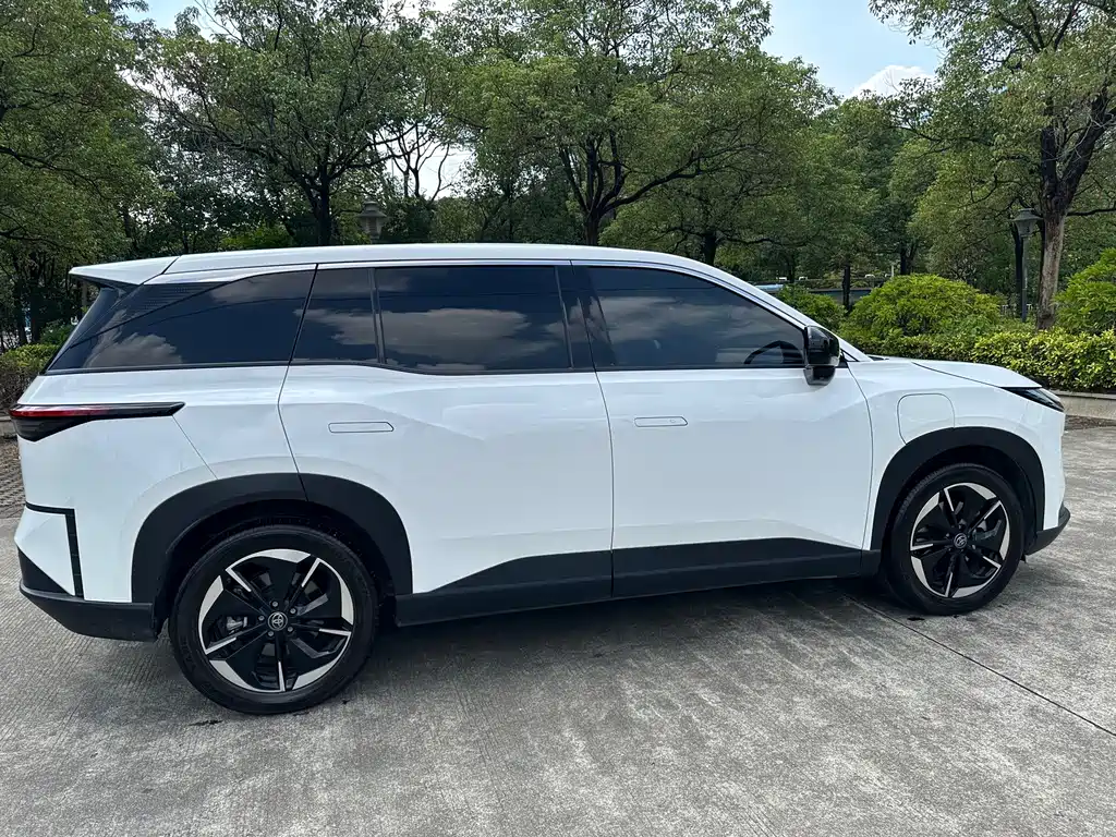Toyota bZ3X — миниатюра 12