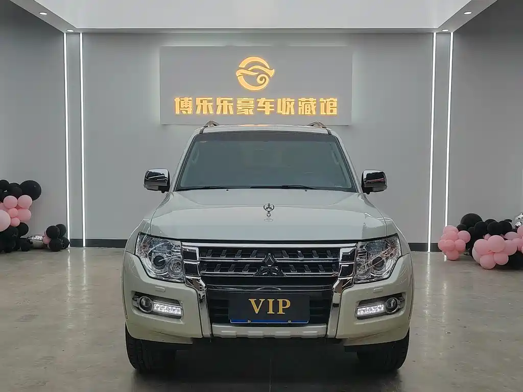 Mitsubishi Pajero (Import) — миниатюра 2