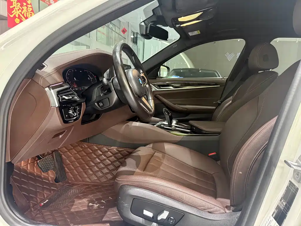 BMW 5 Series — миниатюра 5