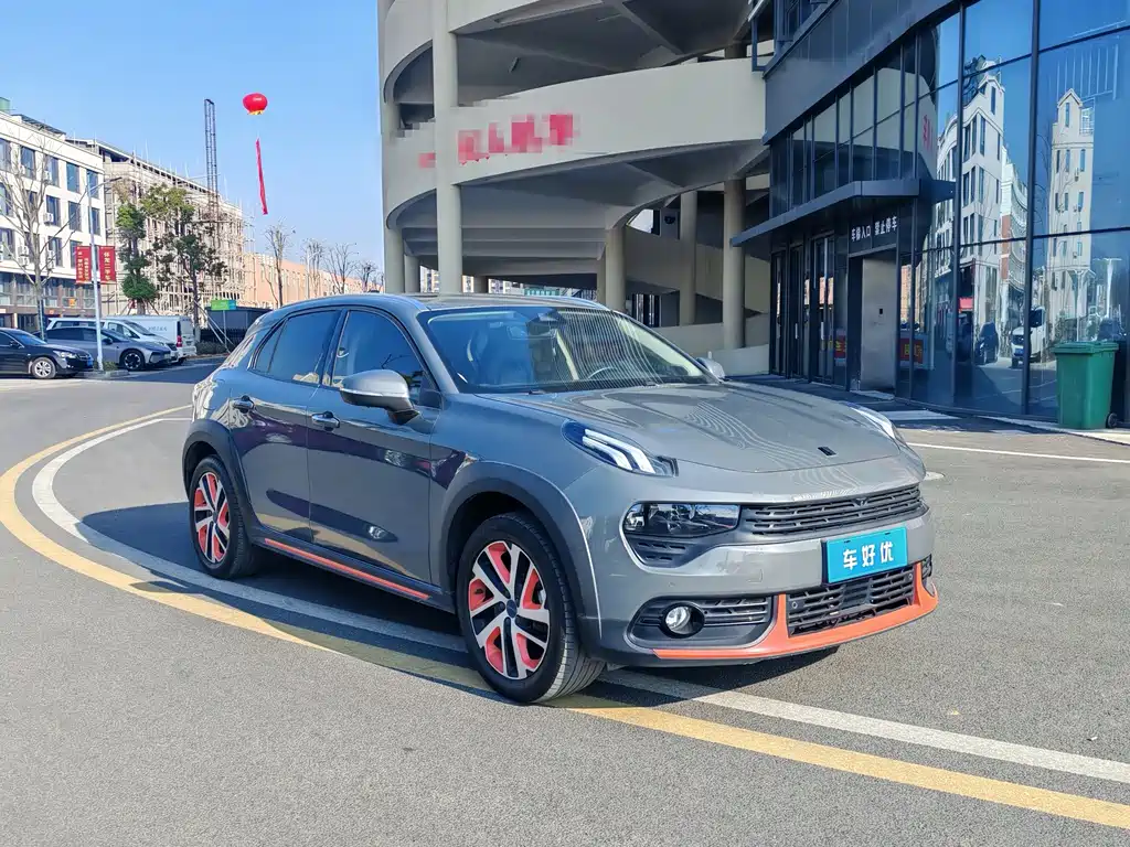 Lynk & Co 02 - фото 3