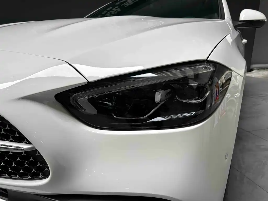 Mercedes-Benz C-Class — миниатюра 2
