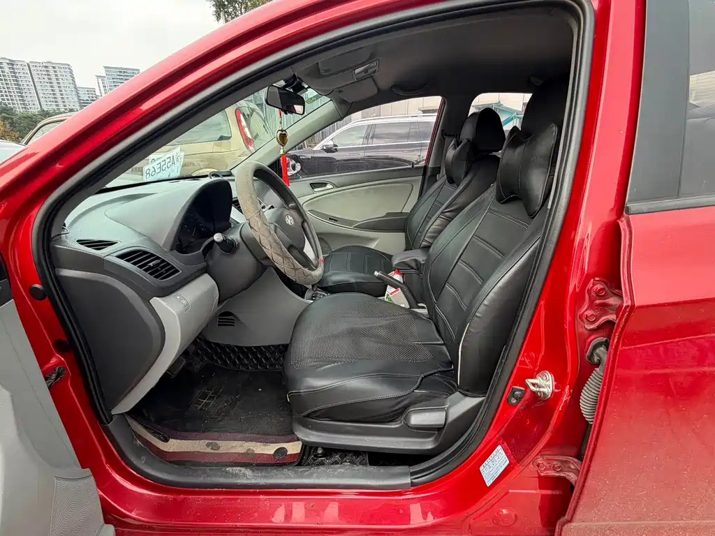 Hyundai Verna — миниатюра 4