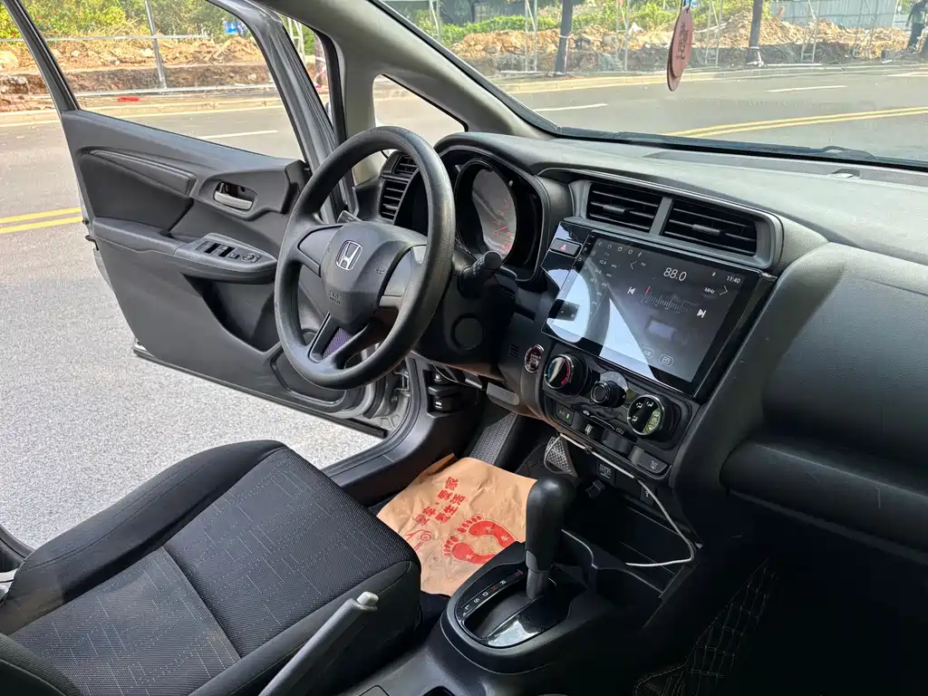 Honda Fit — миниатюра 23