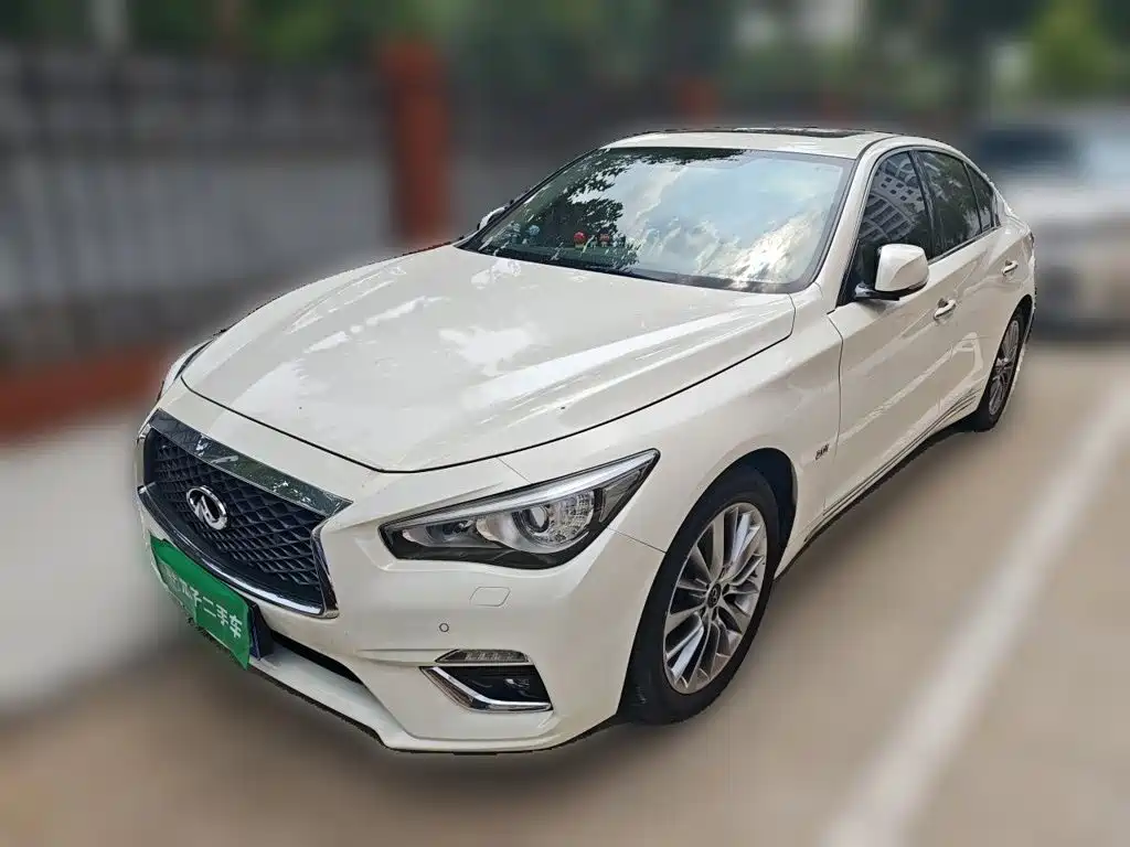Infiniti Q50L