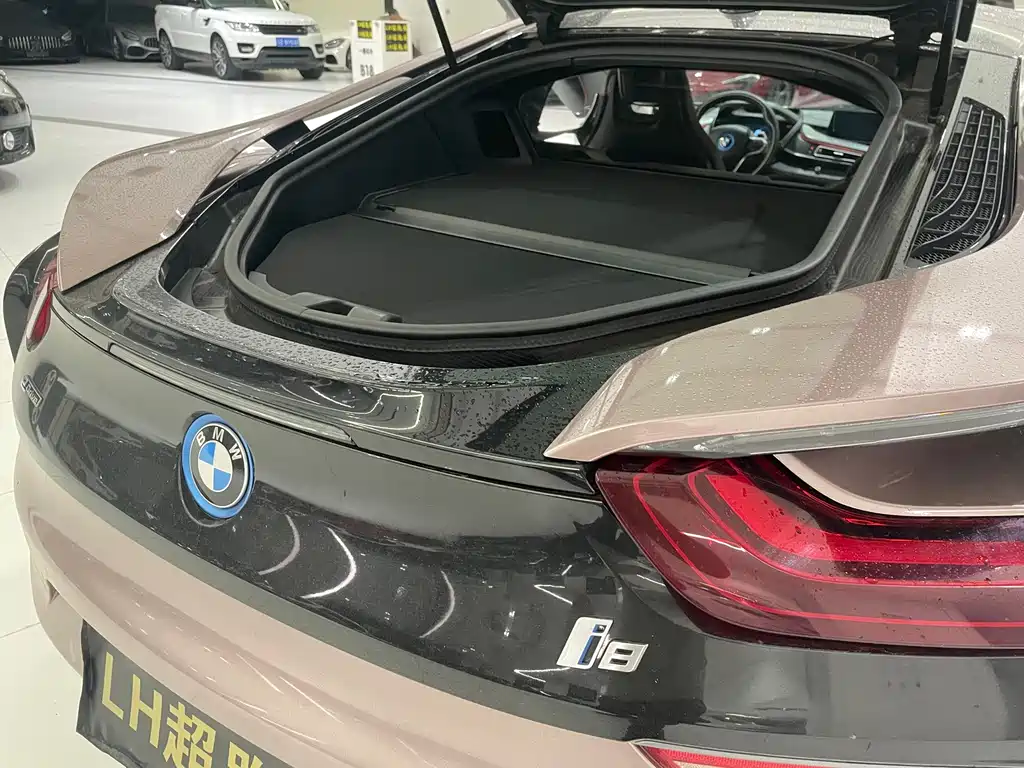 BMW i8 — миниатюра 14
