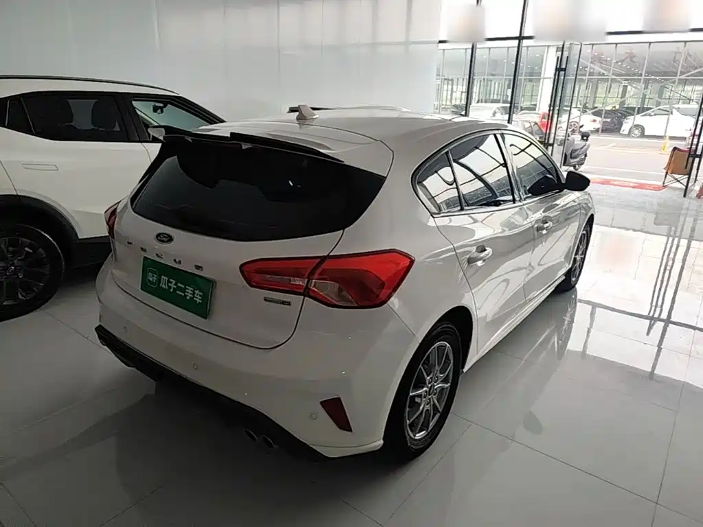 Ford Focus — миниатюра 7